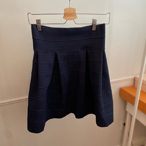 H&M Scuba Skirt - Picture 2 of 5